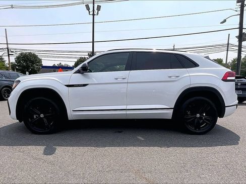 Used 2023 Volkswagen Atlas Cross Sport SEL R-Line AWD/4WD image 3