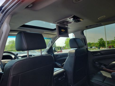 Used 2017 Chevrolet Suburban Premier AWD/4WD image 13