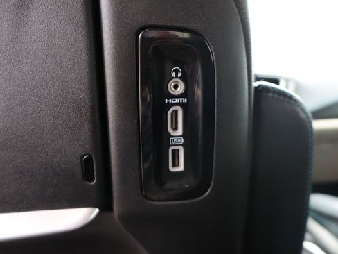 Used 2021 Chrysler Pacifica Touring-L w/ Uconnect Theater Family Group image 43