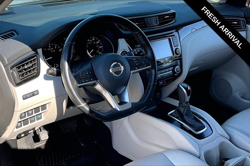 Used 2020 Nissan Rogue Sport SV w/ All-Weather Package FWD image 11
