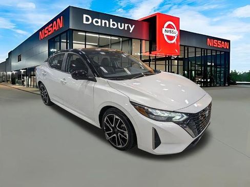 Certified 2025 Nissan Sentra SR w/ SR Premium Package image 1