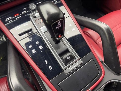 Used 2020 Porsche Cayenne w/ Premium Package image 66