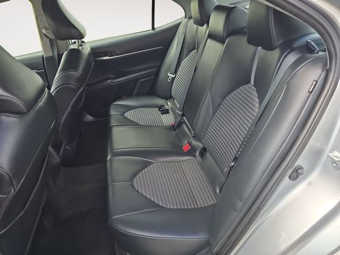 Used 2023 Toyota Camry SE image 9