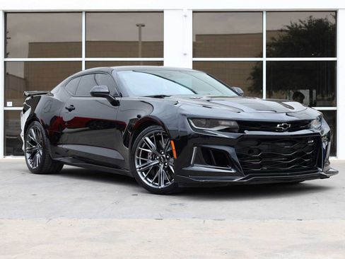 Used 2023 Chevrolet Camaro ZL1 RWD image 7