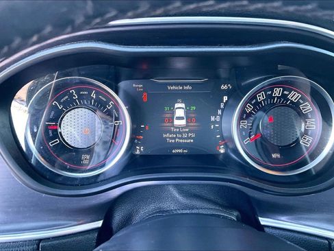 Used 2018 Dodge Challenger SXT image 19