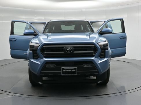 Used 2026 Toyota Tacoma SR5 AWD/4WD image 27
