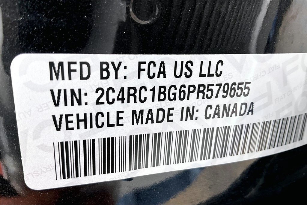 Used 2023 Chrysler Pacifica Touring-L FWD image 19