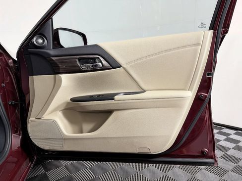 Used 2016 Honda Accord EX-L image 42