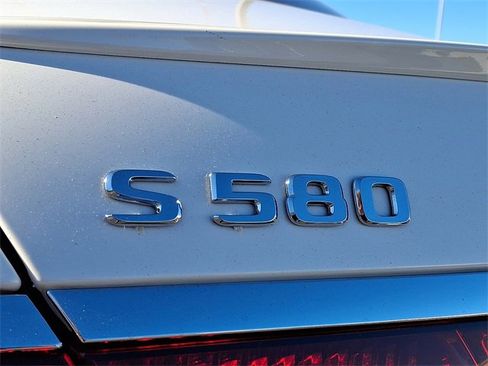 Used 2021 Mercedes-Benz S 580 S 580 image 32