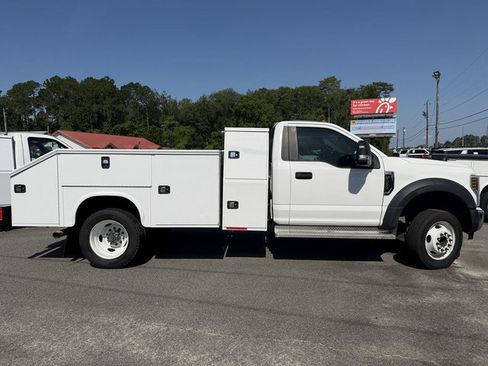 Used 2019 Ford F550 2WD Regular Cab Super Duty image 4