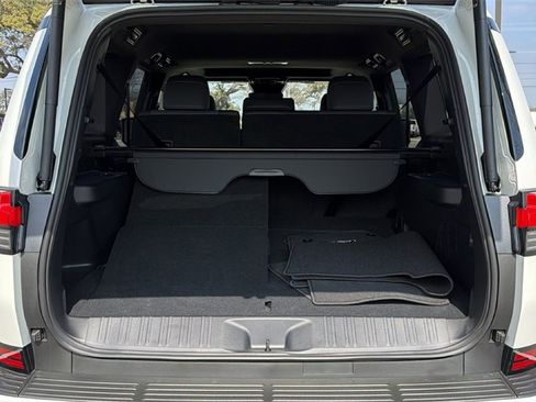 Used 2026 Lexus GX 550 w/ Cold Area Package image 38