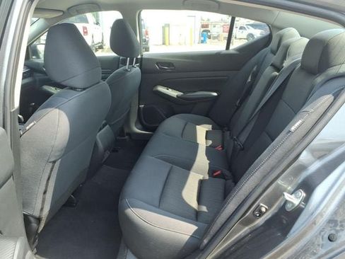 Used 2024 Nissan Altima 2.5 SV FWD image 14