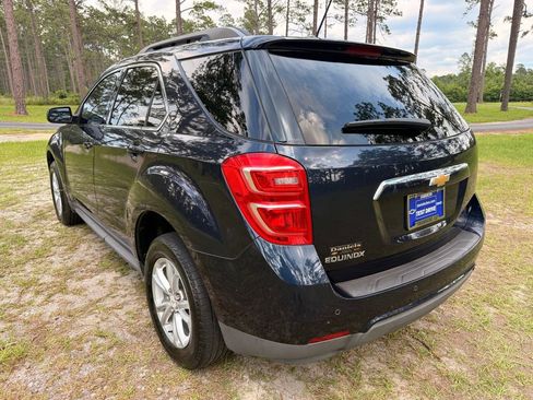 Used 2017 Chevrolet Equinox LT w/ Convenience Package FWD image 3