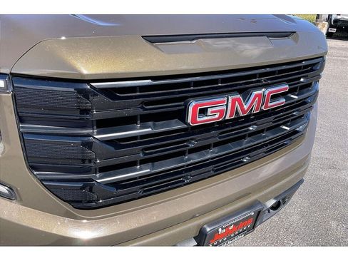 Used 2023 GMC Sierra 1500 Elevation w/ X31 Off-Road Package AWD/4WD image 31
