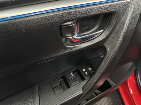 Used 2015 Toyota Corolla S image 18