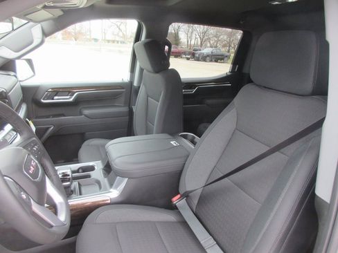 New 2026 GMC Sierra 1500 Elevation image 14