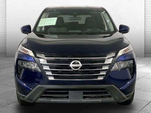 Used 2025 Nissan Rogue SV FWD image 2