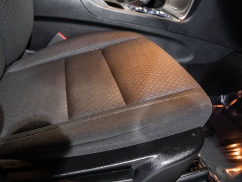 Used 2019 Jeep Grand Cherokee Laredo w/ Security & Convenience Group image 37