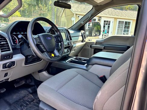 Used 2022 Ford F250 XLT w/ XLT Premium Package image 17