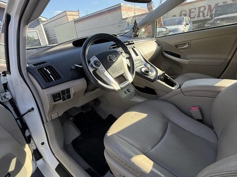 Used 2011 Toyota Prius Four w/ Navigation Pkg FWD image 10