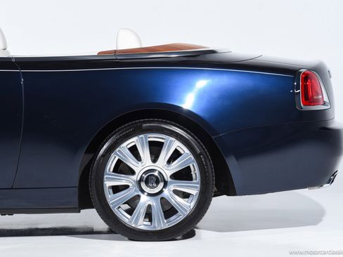 Used 2016 Rolls-Royce Dawn image 17