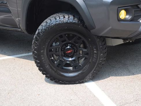 Used 2023 Toyota Tacoma TRD Off-Road AWD/4WD image 30