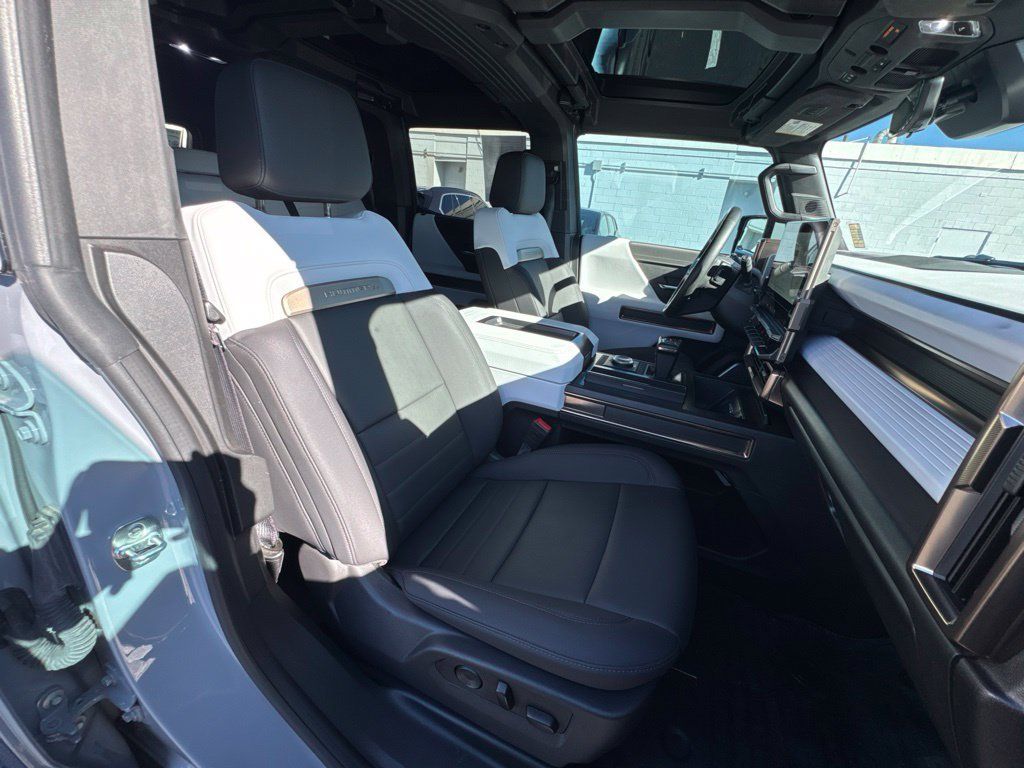 Used 2024 GMC Hummer EV 3X AWD/4WD image 26