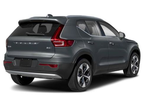 Used 2024 Volvo XC40 B5 Plus AWD/4WD image 3