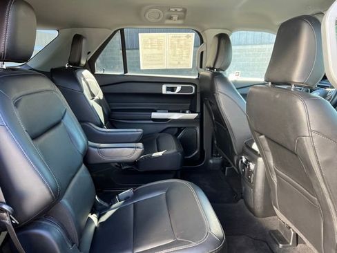 Used 2023 Ford Explorer XLT w/ Equipment Group 202A AWD/4WD image 14