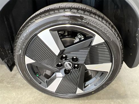 New 2026 Nissan Kicks SR image 18