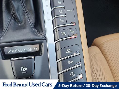 Used 2018 Porsche Macan Turbo image 27