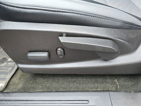 Used 2016 Chevrolet Colorado Z71 image 24