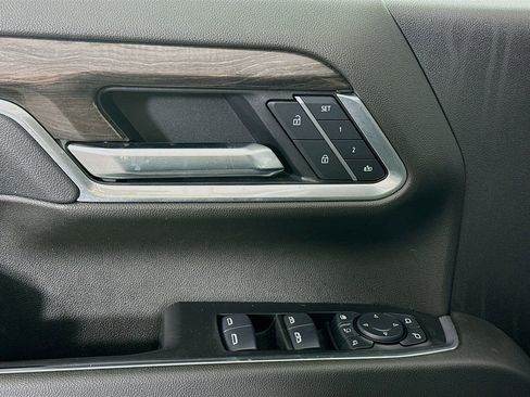 Used 2025 Chevrolet Silverado 2500 LTZ w/ LTZ Convenience Package image 23