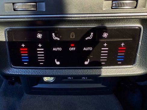 Used 2019 Audi Q8 Premium Plus w/ Premium Plus image 29