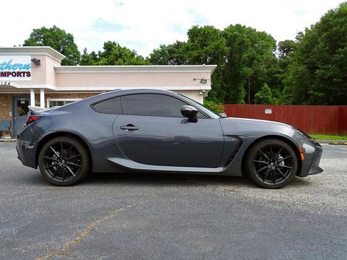 Used 2025 Toyota GR86 Premium w/ ALL Weather Mat Package (TMS) RWD image 8