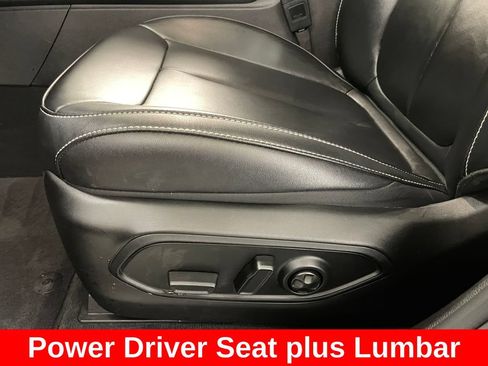 Used 2025 Jeep Grand Cherokee Limited w/ Black Appearance Package AWD/4WD image 12