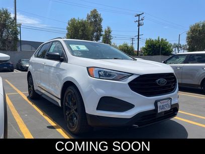 Used 2022 Ford Edge SE w/ Black Appearance Package
