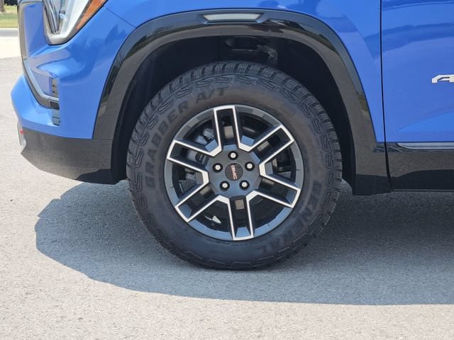 New 2026 GMC Terrain AT4 w/ Technology Package II AWD/4WD image 9