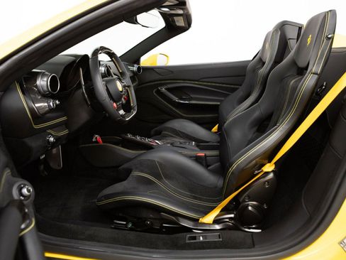 Certified 2021 Ferrari F8 Tributo RWD image 66