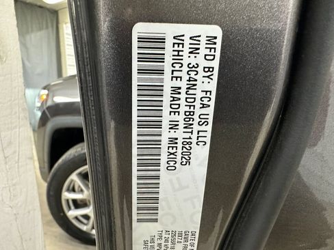 Used 2022 Jeep Compass Latitude w/ Sun and Sound Group AWD/4WD image 39