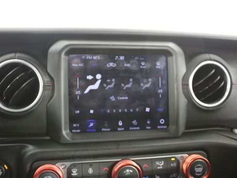 Used 2020 Jeep Gladiator Rubicon image 23