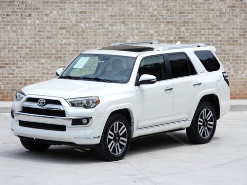 Used 2017 Toyota 4Runner Limited AWD/4WD image 24