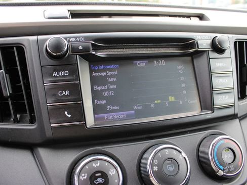 Used 2018 Toyota RAV4 LE w/ All Weather Liner Package FWD image 18