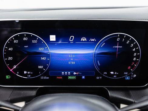 Used 2025 Mercedes-Benz GLC 350e 4MATIC w/ Driver Assistance Package image 14