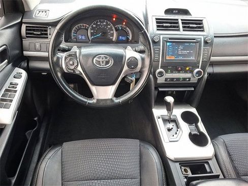 Used 2013 Toyota Camry SE image 11