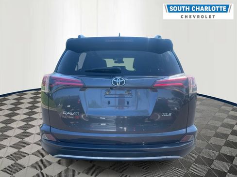 Used 2017 Toyota RAV4 XLE FWD image 5