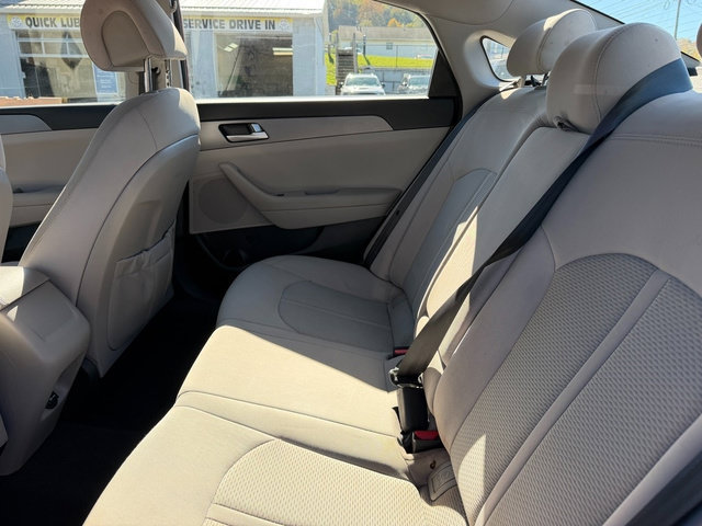 Used 2016 Hyundai Sonata SE FWD image 14
