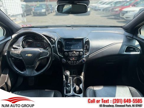 Used 2017 Chevrolet Cruze Premier FWD image 15