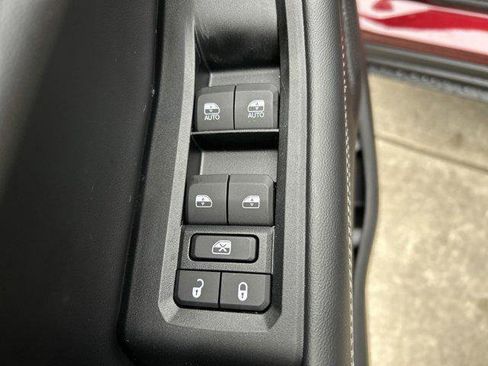 New 2025 Jeep Grand Cherokee L Laredo image 13