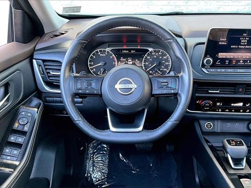 Certified 2023 Nissan Rogue SV w/ SV Premium B Package image 4